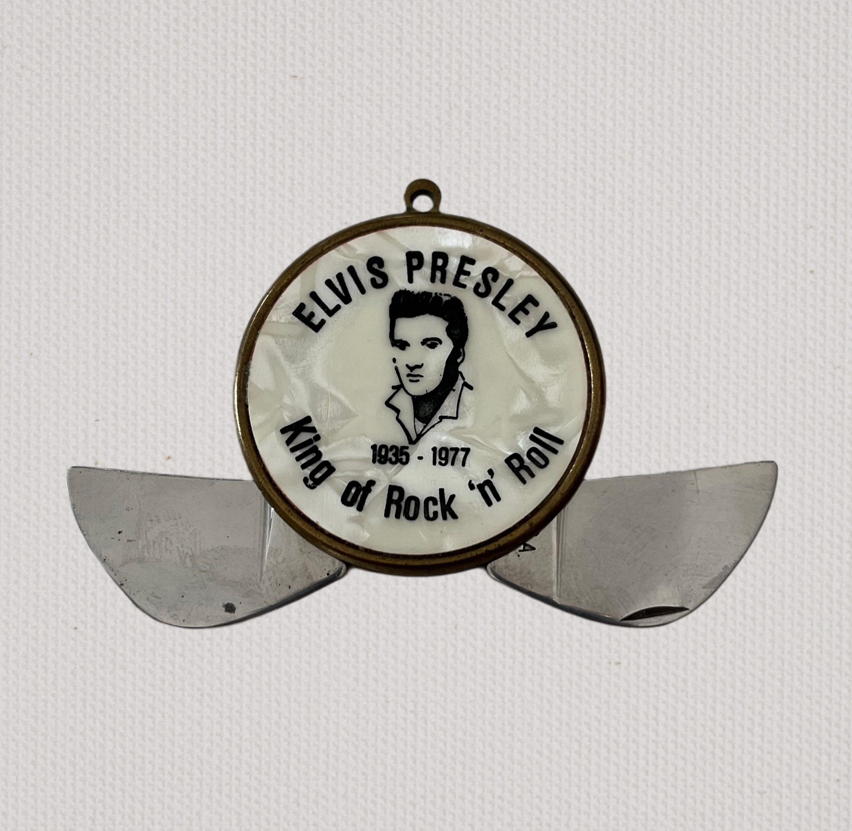 Elvis Presley Commemorative Pocket Knife: King of Rock & Roll