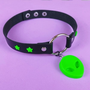 green alien choker