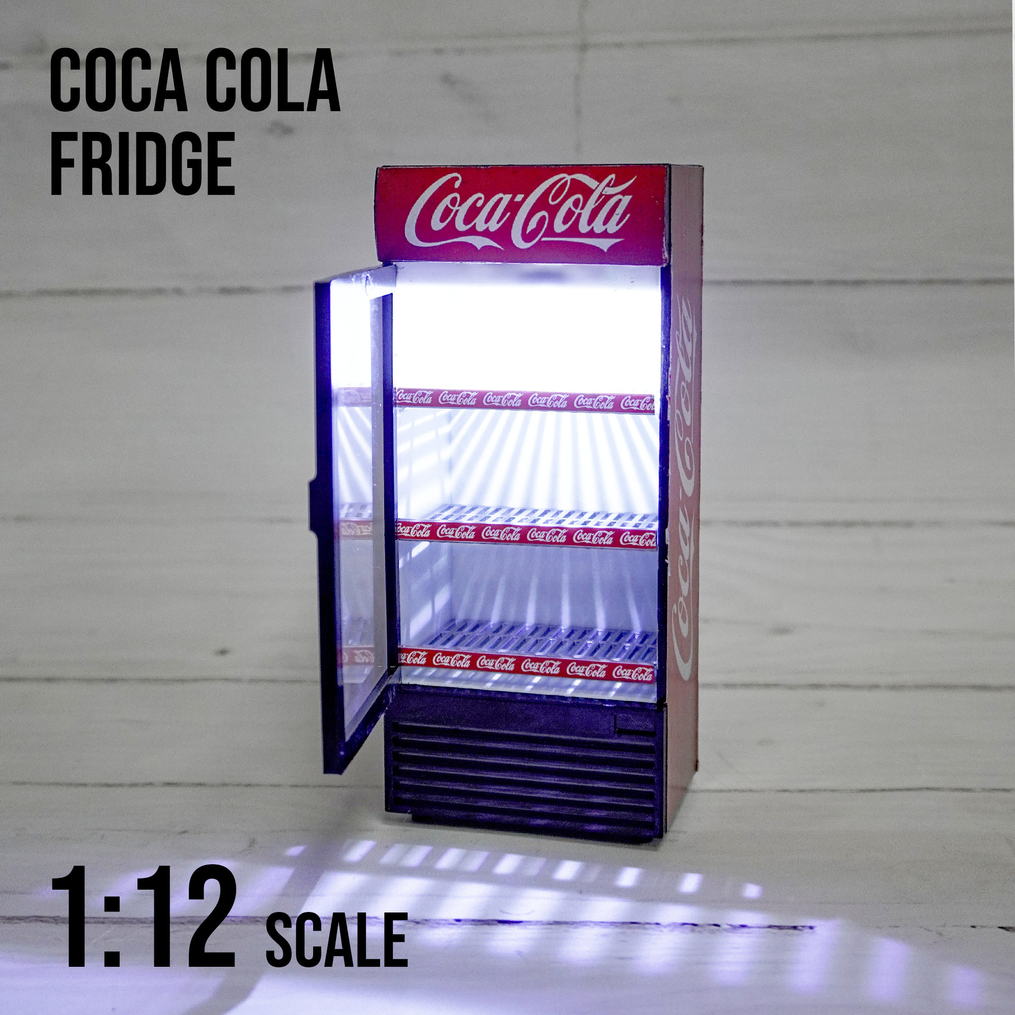 Handgefertigter 1:12 Miniatur Coca Cola Kühlschrank mit leichter  Funktionstür, Modellbausatz, Diorama Zubehör, Actionfigur, Miniatur Kit  Puppenhaus - .de