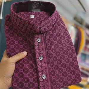 Chikankari Kurta-pyjamaset för män | Indiskt traditionellt paljettmönster | Etniska festivalkläder | Pakistansk kurta för män Wine