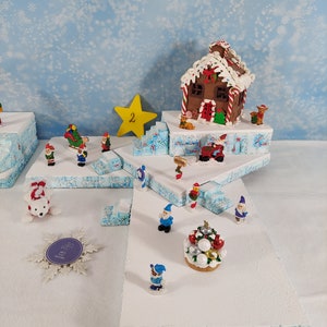 CHRISTMAS * North Pole * #2 -Village Display Platform for Lemax / Department 56 / Dickens *Complete set* ~ Level Up with Minimalism -