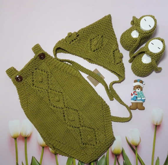 Handknitted romper