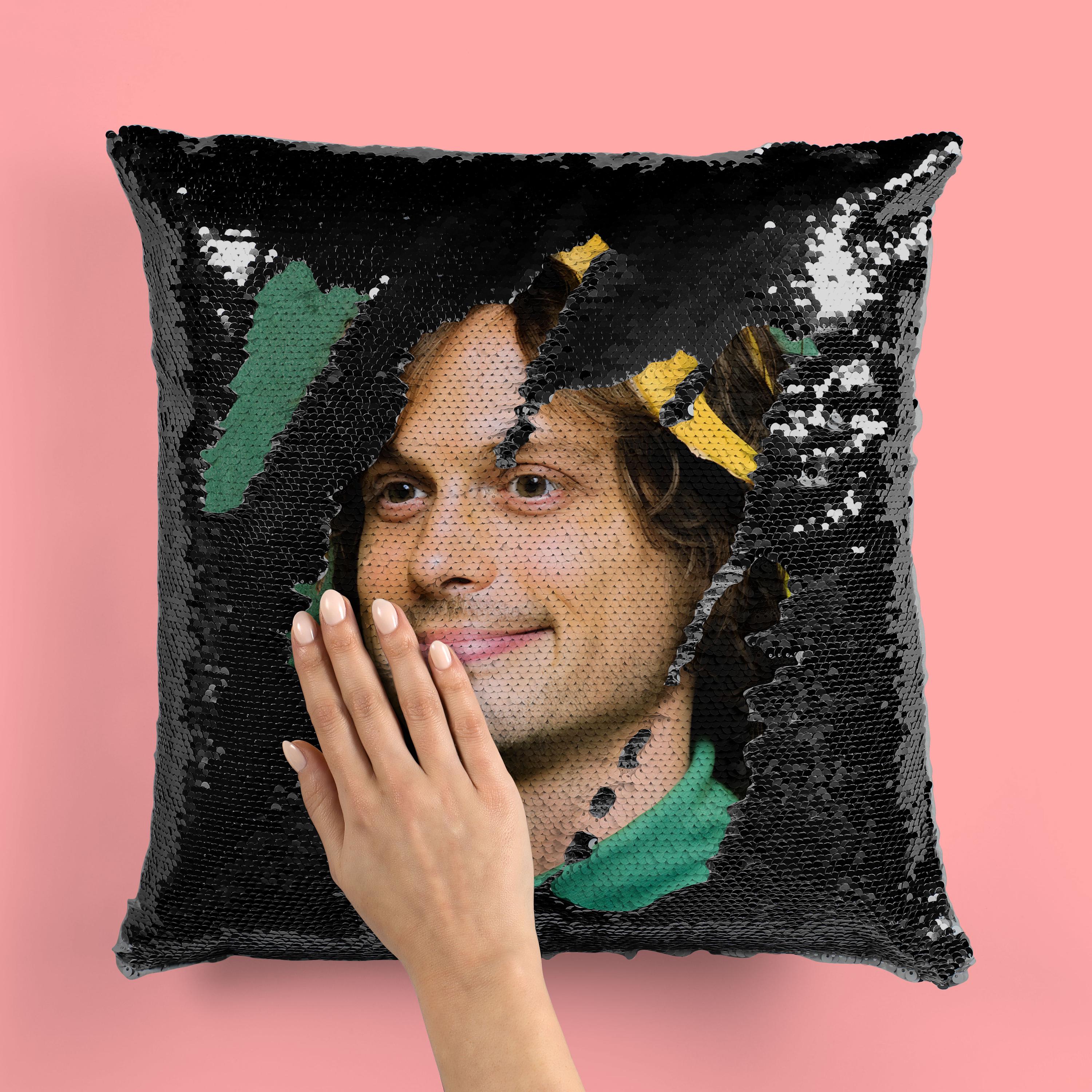 Matthew Gray Gubler Blanket Canada