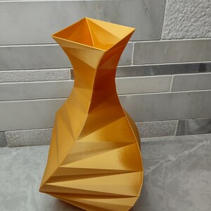 handmade geometric vases, flower vase, modern geometric structure vase, elegant shape vases