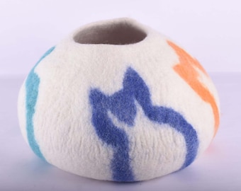 Cat Cave | Cat Bed | Cat House | 100% Felt Wool - Natural No Chemical Dyes - Expertly Handcrafted Nepal | Large Size - Multicolor