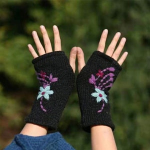 Handmade Wool Hand Warmer Mittens with Open Fingers - One Size | Handmade in Nepal - Boho Hippie Mitten Glove Handwarmers