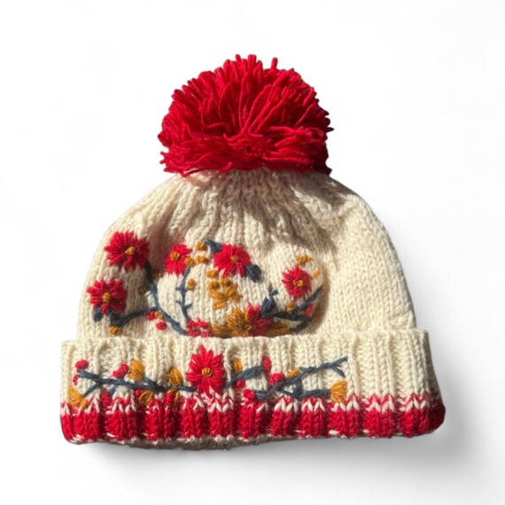 Hand-embroidered Flower Beanie – Lambswool Winter Hat From  display picture 1