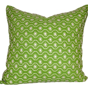Housse de coussin brodée Gigi Schumacher