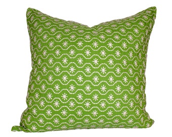 Funda de almohada con bordado de Gigi de Schumacher