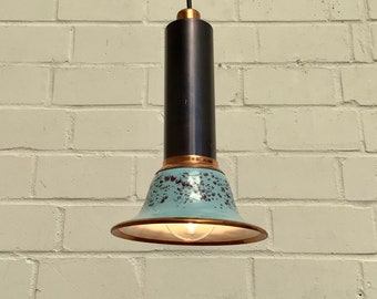 Mooie lichtblauwe geëmailleerde hanglamp uit de DDR uit de jaren 70, vintage lamp