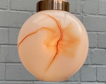 Kleurrijke hanglamp van opaalglas met marmerlook uit de jaren 70/80.