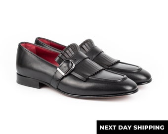 シューズ・サンダルその他 Doucal's Grey leather shoes with buckle and fringes Doucal's Grey leather shoes with buckle and fringes