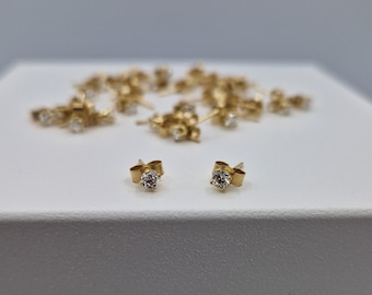 Diamond stud earrings | Brilliant stud earrings in 333 gold | real diamond earrings | Stud earrings with natural untreated diamonds in 8K gold