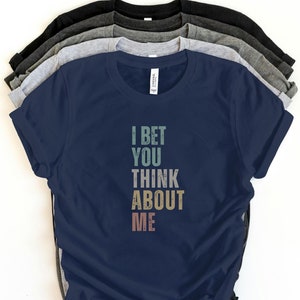 Camiseta Aposto que você pensa em mim, camiseta de show, camiseta da turnê Eras, camiseta de presente para mulheres, camiseta Not A Lot Going On At The Moment, presente para ela