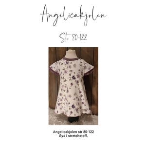 Puede incluir: Vestido blanco con estampado floral morado, mangas cortas y cuello redondo. El vestido se muestra en un maniquí. El texto en la imagen dice "Angelica kjolen Str 80-122".