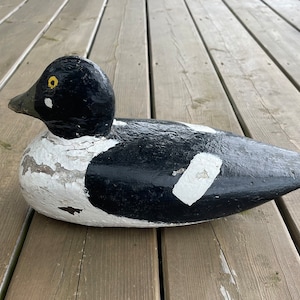 Vintage Solid Wood Carved Duck Decoy Common Goldeneye Wood Duck Decoy Wooden Decoy Cabin Cottage Decor Primitive Folk Art Farmhouse Decor
