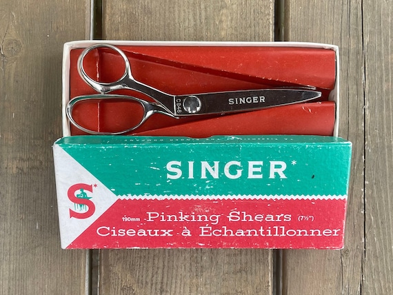 □Mother＆Chaild◇Ｉ.P.Ｉrminger◇２３cm◇ Mother and daughter split heart silver dangle with clear cubic