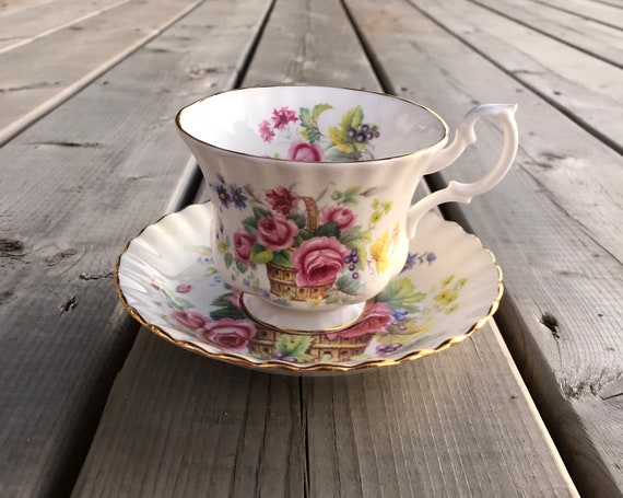 Royal albert Cup and saucer Rose (DEB) Royal albert Cup and saucer Rose (DEB)