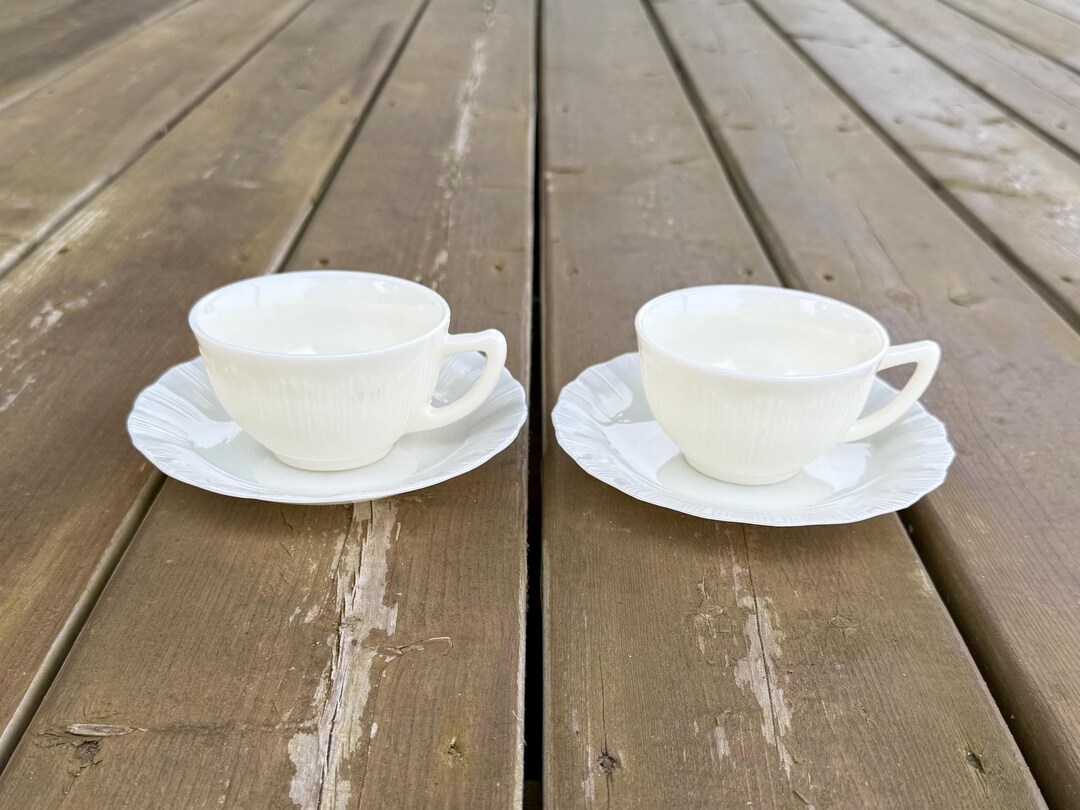 Set of Two Vintage Corex Pie Crust Pattern White Opague Milk Glass Cup ...