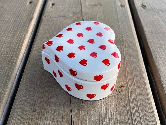 Vintage Pop Art Style Heart Red and White Porcela… - image 3