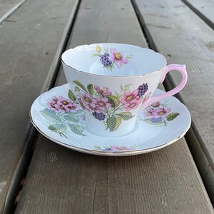 Vintage Shelley Bramble Berry Pattern 2353 Pink and White Floral Teacup Cup and Saucer Set Fine Bone China Made in England