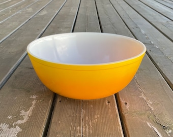 Vintage Pyrex Pineapple Party Promotional Pattern Golden Yellow Orange Ombré 4 Quart Mixing Bowl 404 Retro Farmhouse Kitchen Decor
