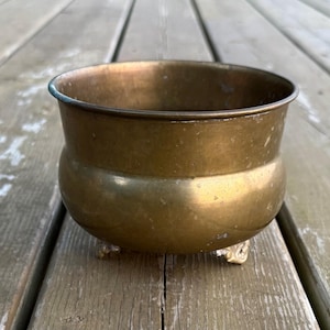 Vintage Footed Brass Planter Pot Made in India Retro Brass Decor Boho Decor Indoor Gardening Planting Accessories
