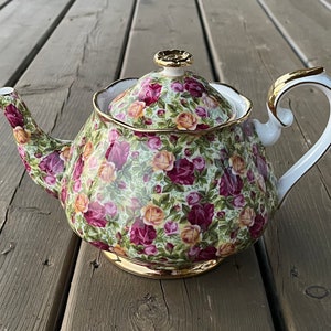 Vintage Royal Albert Old Country Roses Chintz Collection Fine Bone China 5 Cup Teapot Made in England