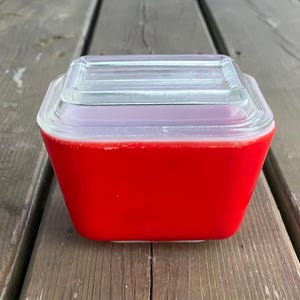 Vintage Pyrex Primary Colors Pattern Red Refrigerator Dish Fridgie 501 with Matching Lid Made in USA Retro Kitchen