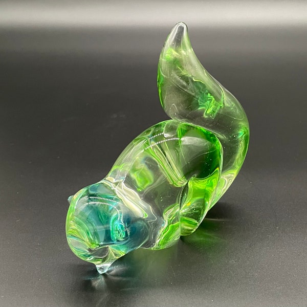 Chalet vintage en verre bleu canard, vert et transparent Art en verre écureuil figurine sculpture fabriquée au Canada décoration rétro en verre