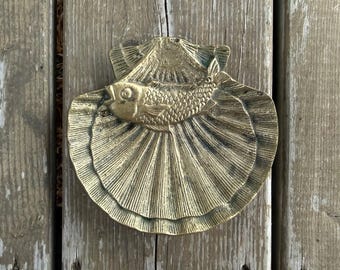 Vintage Mid Century Solid Brass Fish and Scallop Shell Ashtray Trinket Dish Retro Boho Brass Nautical Decor