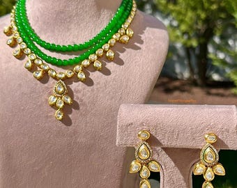 Conjunto de collar y pendientes Kundan multicapa con moti mala, ideal para bodas, novias y regalos. Joyería india pakistaní de moda.