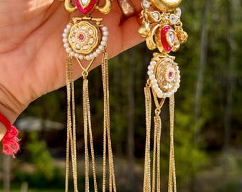Pendientes largos/colgantes de estilo indio/pakistaní con acabado en oro antiguo oxidado y piedras rojas/moti jaggo, ideales para novias o para un look bohemio.