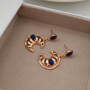 Moon Stud Pearl with lapis lazuli earrings•Vintage Style•Earrings•Gold Stud Earrings•Anti Tarnish•Gift For Her•Anniversary Gift