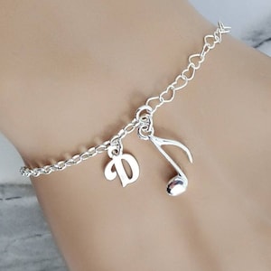 Personalisiertes Notenarmband Notenarmband Initial Charm Armband in Sterling Silber Musikschmuck Musiker Geschenk Misican Armband