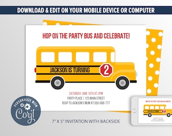 Könnte beinhalten: Ein gelber Schulbus mit dem Text "Jackson is turning" und der Nummer "2" an der Seite. Der Bus befindet sich auf einem weißen Hintergrund mit dem Text "Hop on the party bus and celebrate!" darüber. Der Text "Saturday, June 10th at 2pm" befindet sich unter dem Bus. Der Text "Party Place | 123 Main Street" befindet sich darunter. Der Text "RSVP to Jackson's Mum at 555-666-777" befindet sich darunter. Der Text "7" x 5" Invitation with Backside" befindet sich am unteren Rand des Bildes.