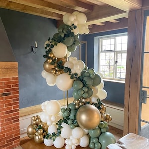 Zócalo de soporte de flores con marco de Metal dorado súper alto de 80x16x16 "para decoración de escritorio de fiesta de cumpleaños y boda, centro de mesa