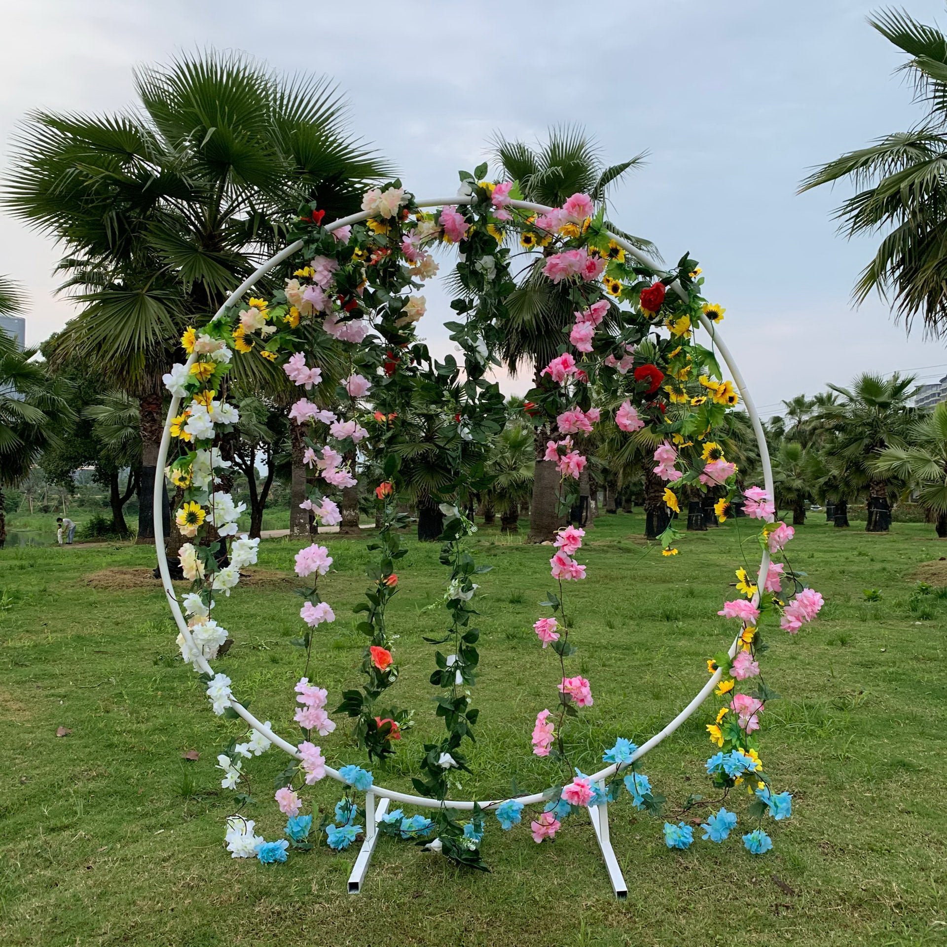 Arco Floreale Per Matrimonio A Forma Di Cerchio - Alto 2 M, Metallo, Bianco, Per Addobbi Feste E Cerimonie