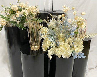 Pedestal de espejo negro para decoración de bodas y celebraciones.