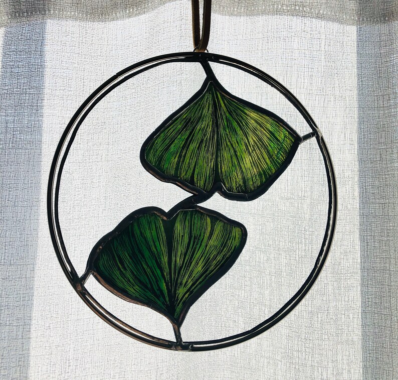 Painted Stained Glass Ginkgo Leaves Small Circular Stained Etsy