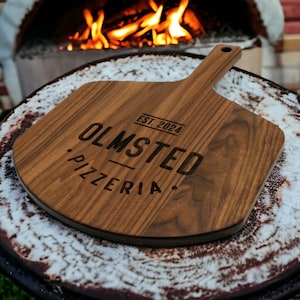 Personalized Walnut Pizza Peel: American Hardwood Pizza Paddle (22&quot; x 16&quot;)