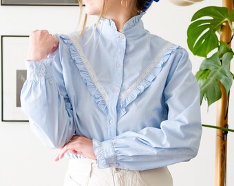 Vintage romantic blouse / Feminine blouse / Ruffle blouse / Pastel blue blouse / Button-down blouse / Cotton blouse / Summer blouse / S-M