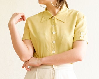 Vintage silk blouse / Short sleeve shirt / Button-up blouse / 90s does 70s blouse / Tailored summer blouse / Pastel yellow blouse / S-M