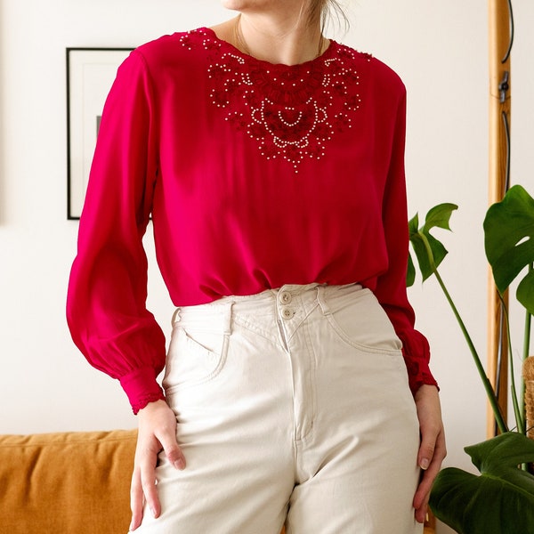 Vintage silk blouse / Red blouse / 80s blouse / Statement blouse / Elegant blouse / Feminine blouse / Romantic blouse / Beaded blouse / S-M