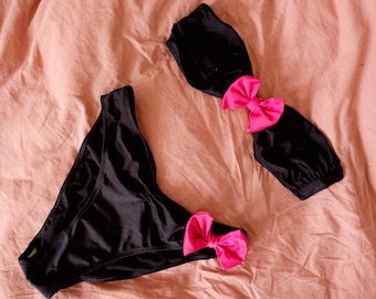 Vintage 80s bikini set / Black and pink high cut strapless swimsuit / Bandeau top swim set / Solid bow swimsuit / High waist swimsuit