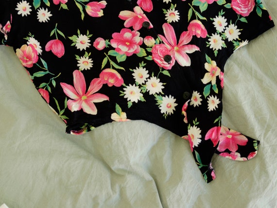 Vintage floral print blouse / 80s blouse / Black … - image 7