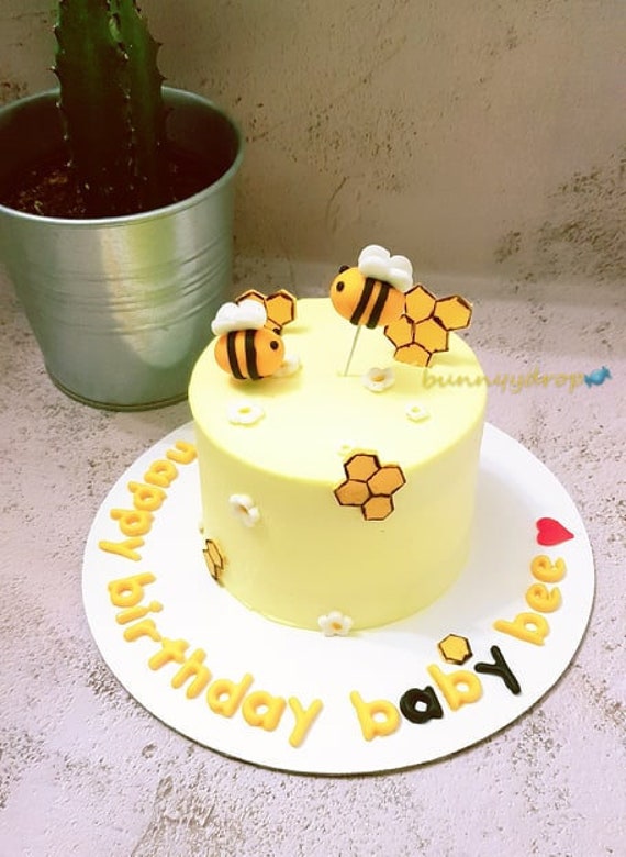 Fondant Honey Bee Beehive And Tiny Flowers Fondant Cake Etsy