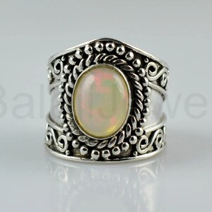 Äthiopische Opal Ring, 925 Sterling Silber, ovale Edelstein Ring, Designer Band Ring, Cabochon Stein, Designer Lünette, Weihnachtsgeschenk, Boho Ring