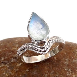 Bague pierre de lune poire chevron : bijoux bohèmes artisanaux en argent sterling