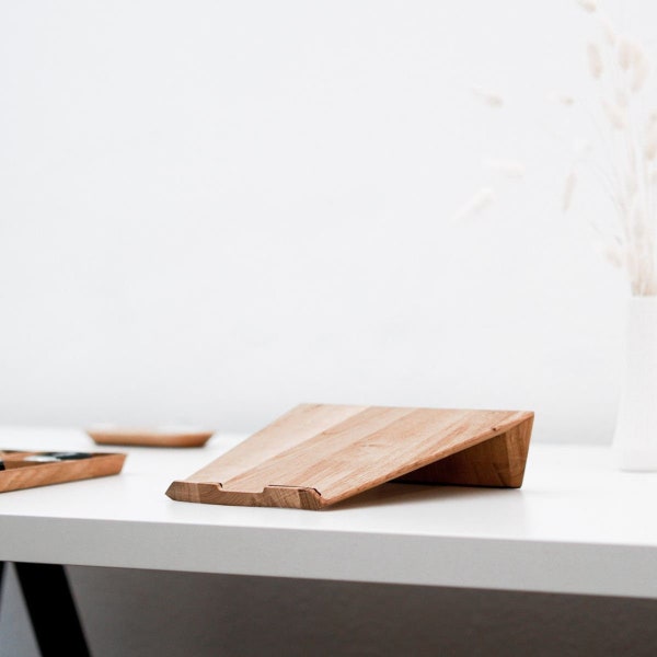 Wooden laptop stand - laptop riser for home office, laptop stand, notebook holder, sustainable gift, solid oak & walnut wood